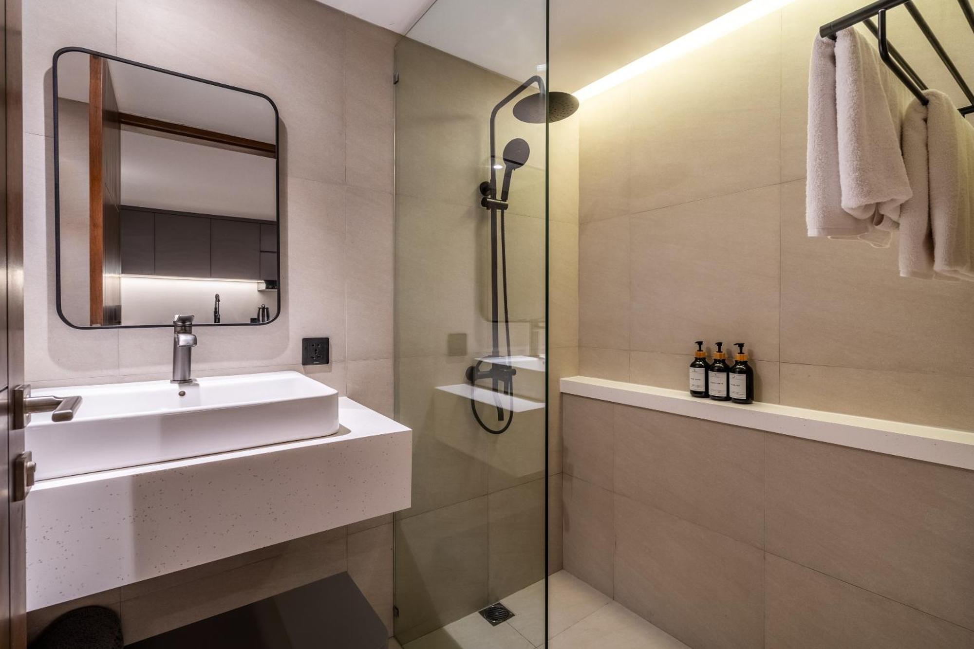 The R Apartments Pererenan Canggu  Exterior photo